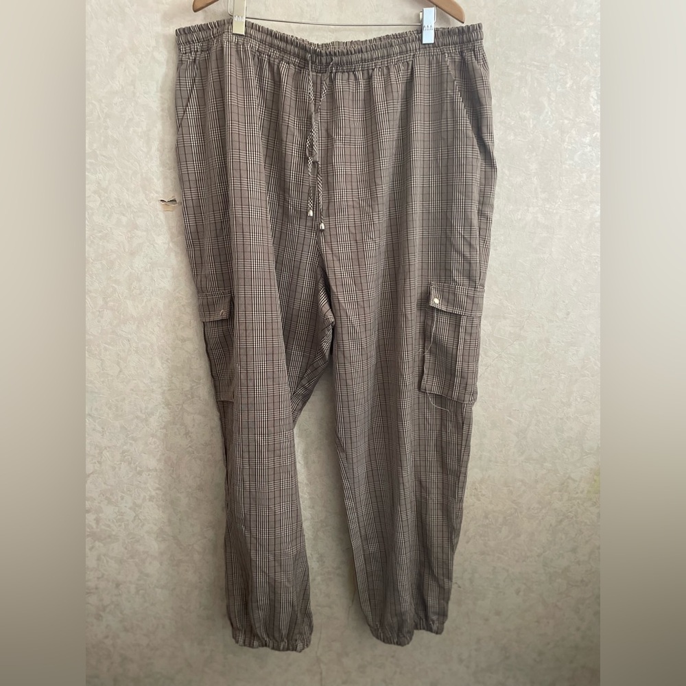 Pretty Little Thing women's 2X brown plaid pants